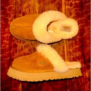 UGG Platform Slippers/mules in color Chestnut